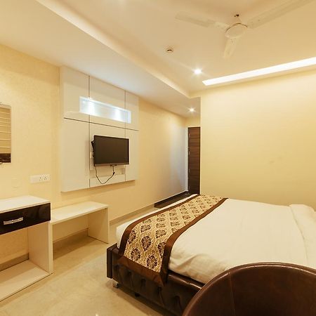 Radical Palace Hotel And Restaurant Lucknow Dış mekan fotoğraf