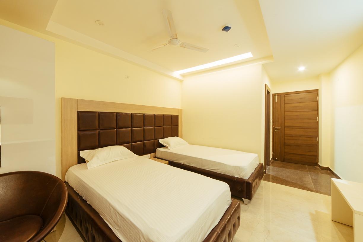 Radical Palace Hotel And Restaurant Lucknow Dış mekan fotoğraf